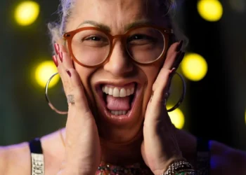 A luta incansável de Sara York pela comunidade LGBTQIA+