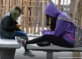 Restrição a celular na escola ganha adesão no Brasil e no mundo