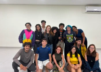 Atores de teatro independente driblam falta de incentivo fiscal colocam o talento acima de tudo